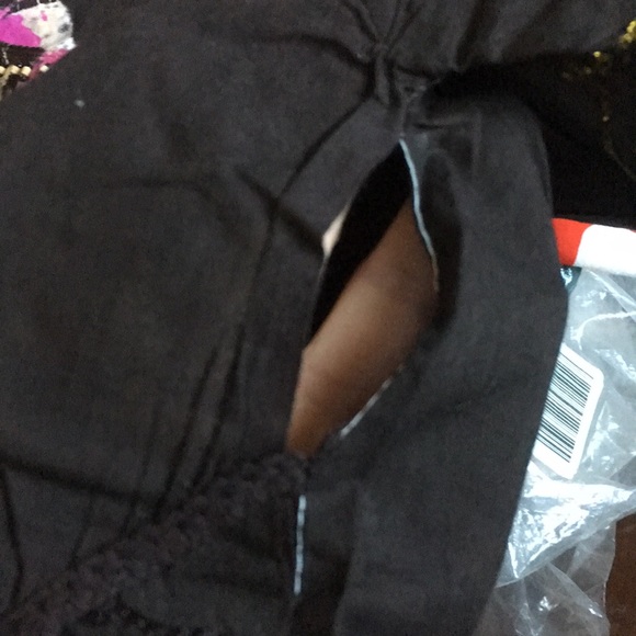 Item #113 Ladies Blouse. - Picture 8 of 8